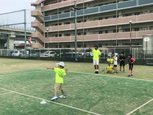 夏休みは、、、短期子どもテニス教室！