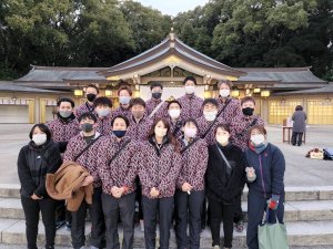 あけましておめでとうございます🎍スタッフ皆で参拝へ⛩👉そして新年テニス🎾