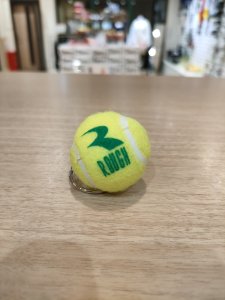 ROUGH テニスボールキーチェーン